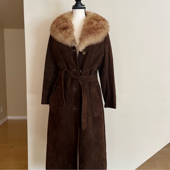 Long Brown Suede Coat with Fur Collar - Picture 2 of 13
